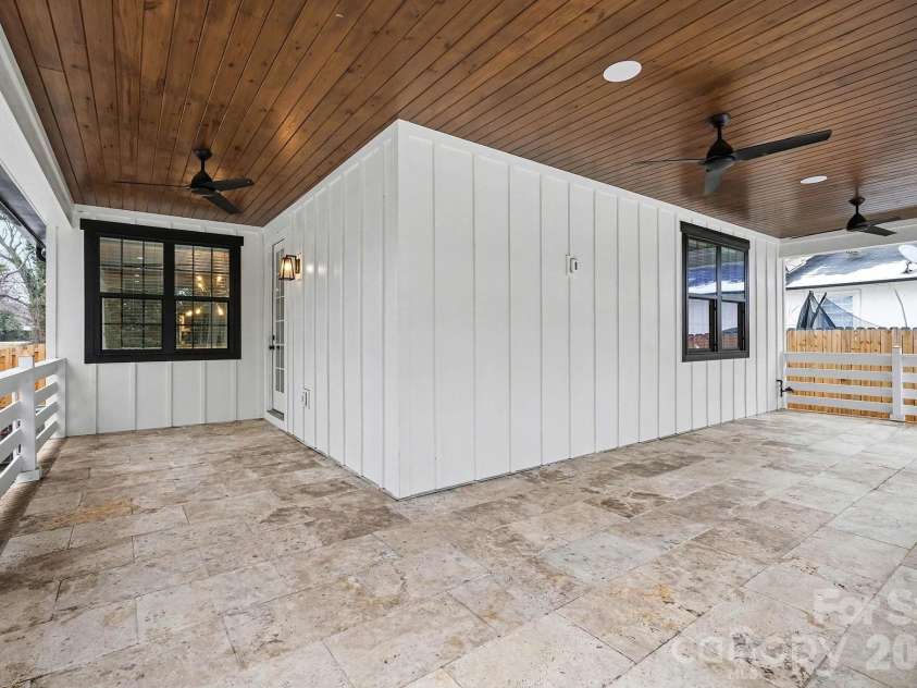 2305 Sanders Avenue, Charlotte, NC 28216.  MLS# CAR4421122, YatesRealty ID 7657. 