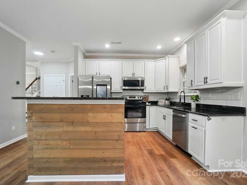 4607 Crewe Hall Lane, Waxhaw, NC 28173.  MLS# CAR4241478, YatesRealty ID 7658. 