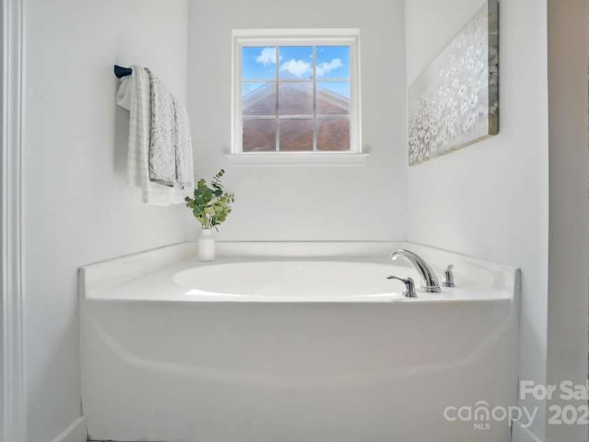 4607 Crewe Hall Lane, Waxhaw, NC 28173.  MLS# CAR4241478, YatesRealty ID 7658. 