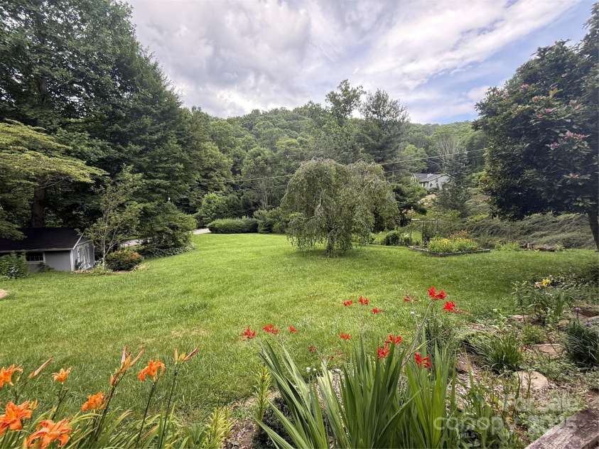 46 High Meadow Lane, Waynesville, NC 28786.  MLS# CAR4276841, YatesRealty ID 766. 