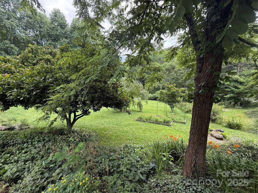 46 High Meadow Lane, Waynesville, NC 28786.  MLS# CAR4276841, YatesRealty ID 766. 