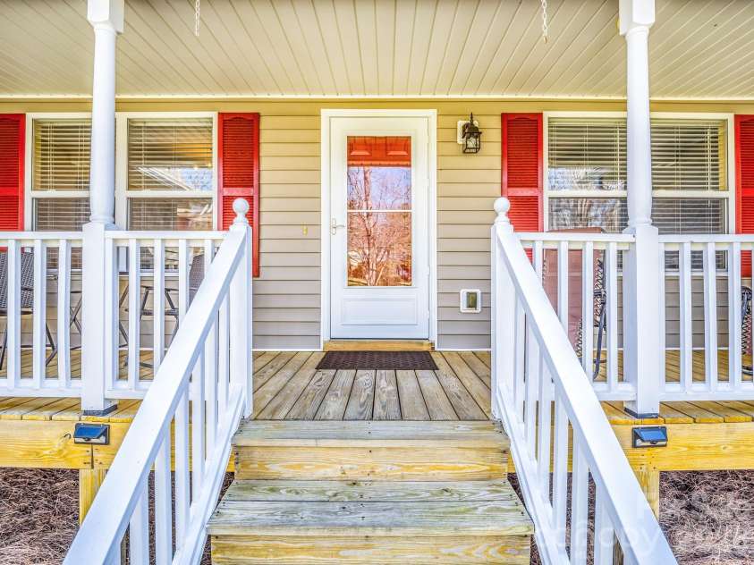 3 Wagon Trace, Flat Rock, NC 28731.  MLS# CAR4361926, YatesRealty ID 7660. 