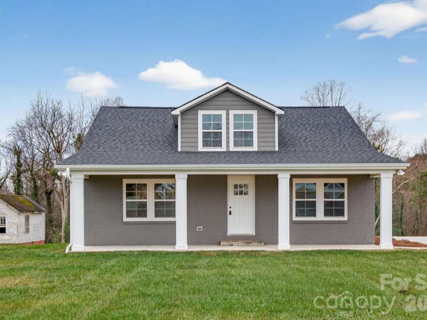 109 Main Street, Granite Falls, NC 28630.  MLS# CAR4341222, YatesRealty ID 7661. 