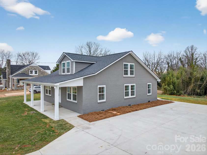109 Main Street, Granite Falls, NC 28630.  MLS# CAR4341222, YatesRealty ID 7661. 