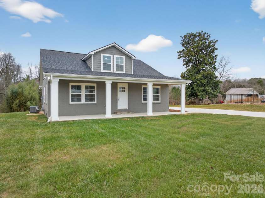 109 Main Street, Granite Falls, NC 28630.  MLS# CAR4341222, YatesRealty ID 7661. 