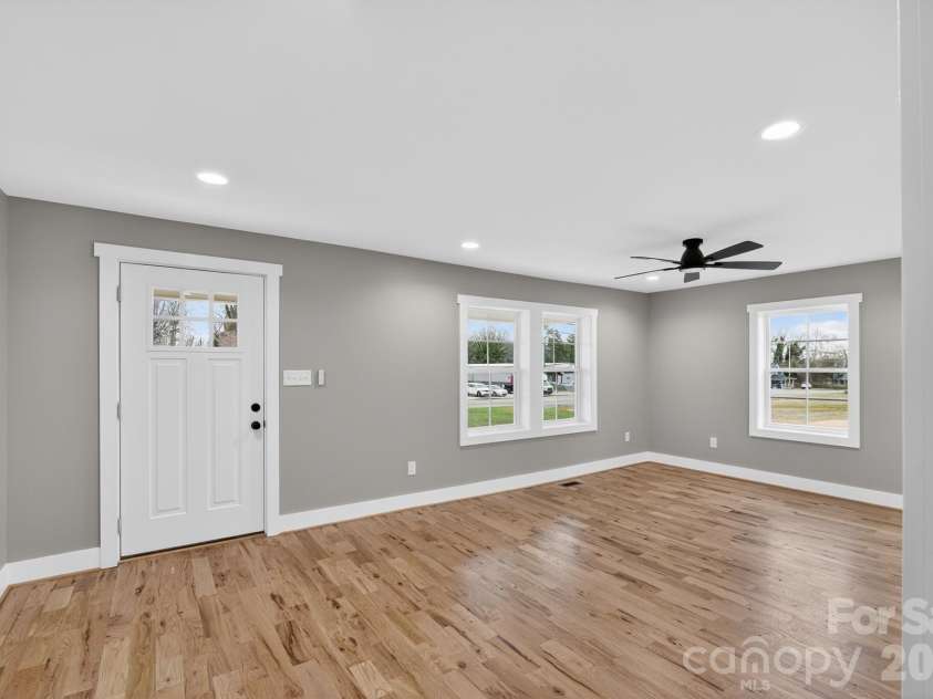109 Main Street, Granite Falls, NC 28630.  MLS# CAR4341222, YatesRealty ID 7661. 