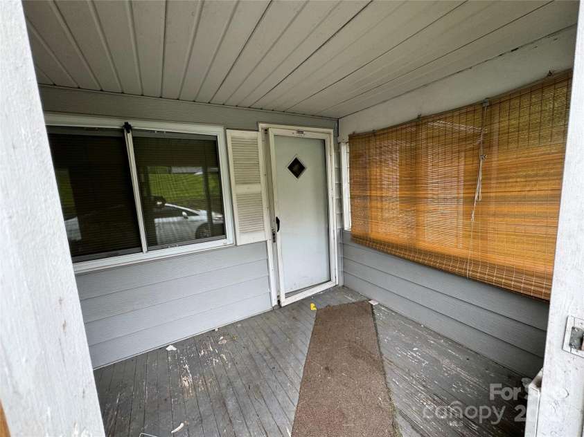 338 Eastview Place, Lenoir, NC 28645.  MLS# CAR4250050, YatesRealty ID 7662. 