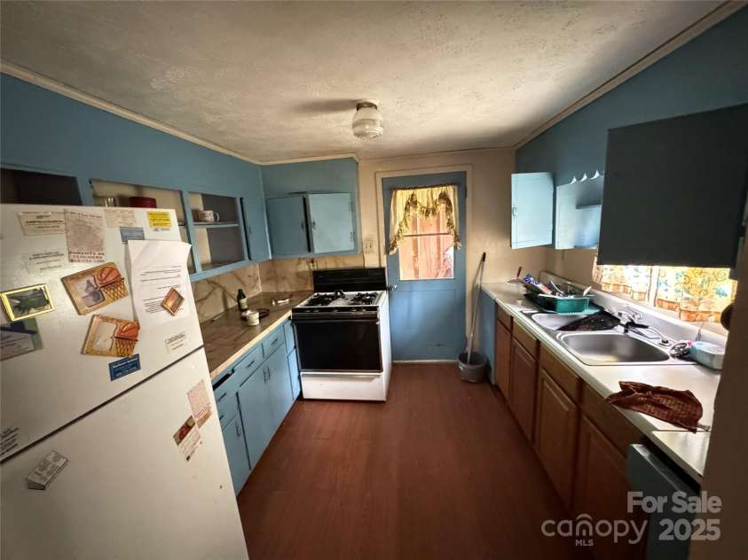 338 Eastview Place, Lenoir, NC 28645.  MLS# CAR4250050, YatesRealty ID 7662. 