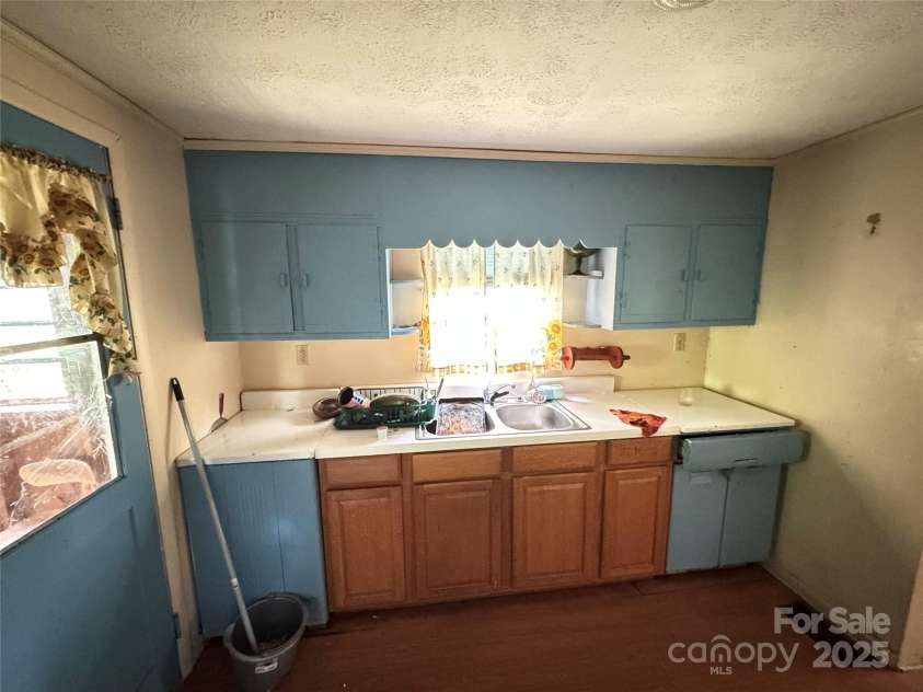 338 Eastview Place, Lenoir, NC 28645.  MLS# CAR4250050, YatesRealty ID 7662. 