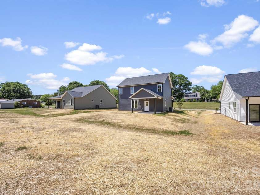 1004 Speight Road, Albemarle, NC 28001.  MLS# CAR4351117, YatesRealty ID 7663. 