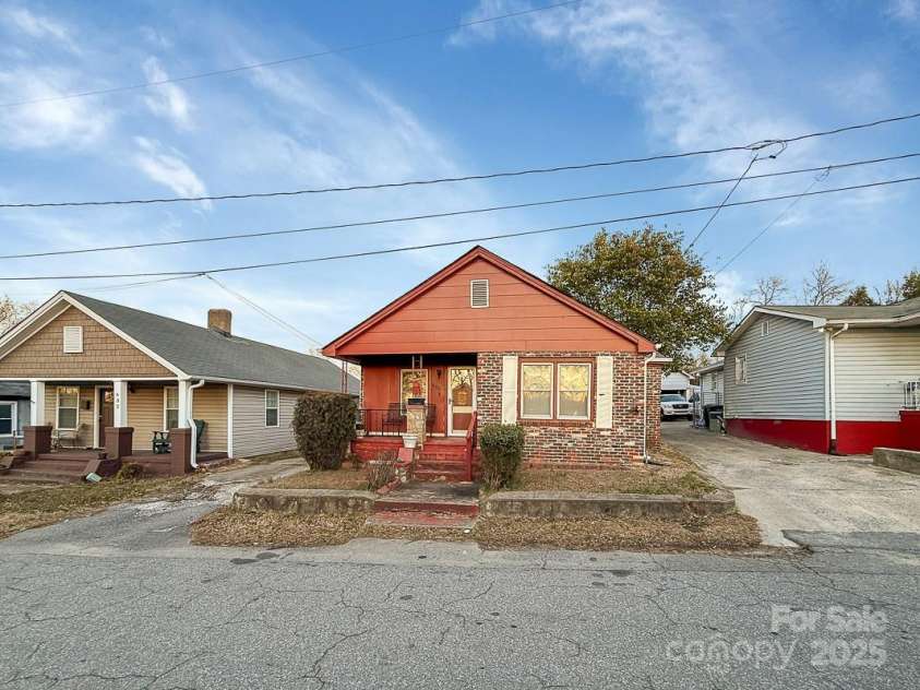 630 Moran Street, Gastonia, NC 28052.  MLS# CAR4215884, YatesRealty ID 7665. 