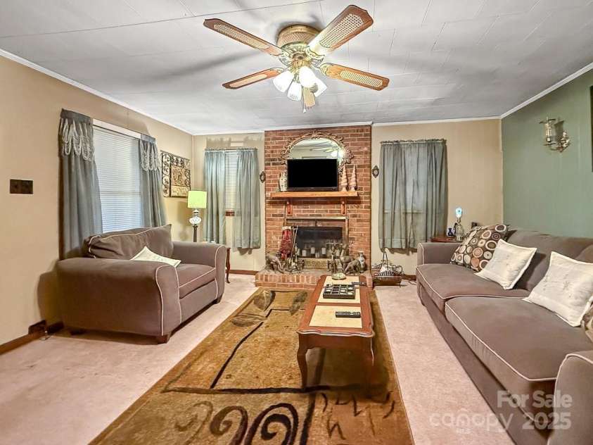 630 Moran Street, Gastonia, NC 28052.  MLS# CAR4215884, YatesRealty ID 7665. 