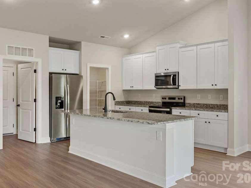 3629 Narrow Lane, Charlotte, NC 28215.  MLS# CAR4345654, YatesRealty ID 7667. 