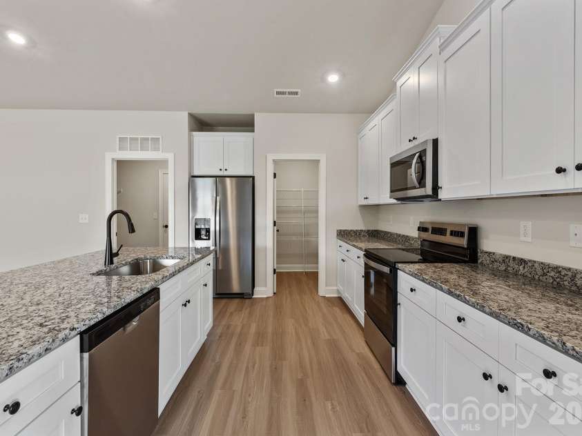 3629 Narrow Lane, Charlotte, NC 28215.  MLS# CAR4345654, YatesRealty ID 7667. 