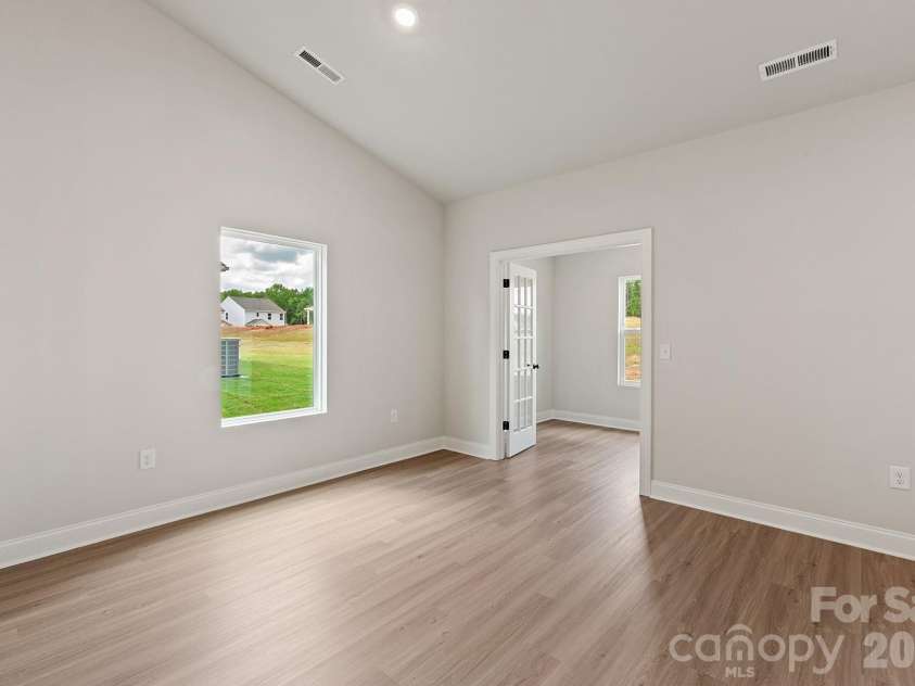 3629 Narrow Lane, Charlotte, NC 28215.  MLS# CAR4345654, YatesRealty ID 7667. 