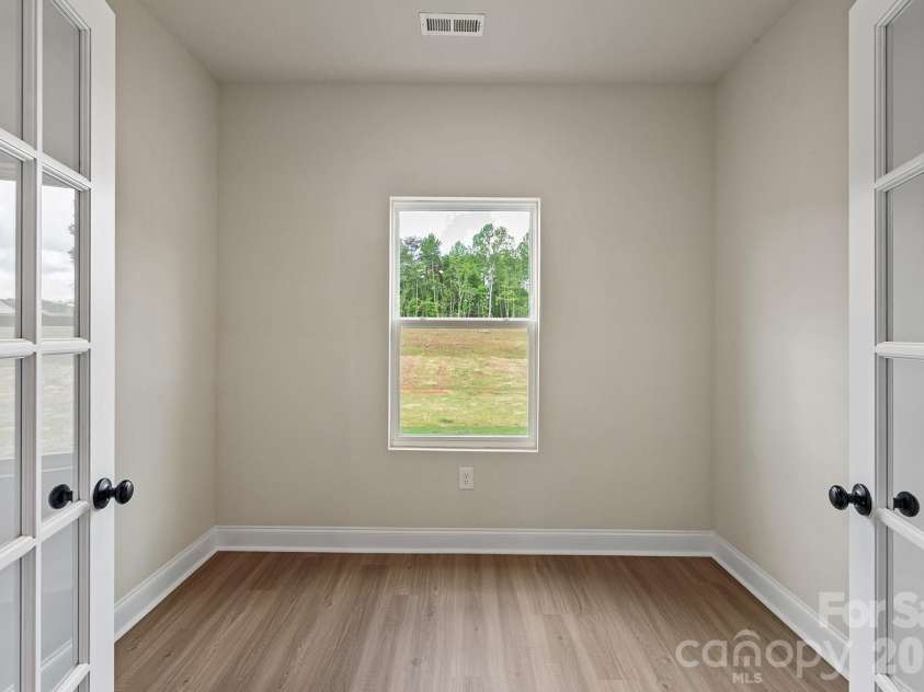 3629 Narrow Lane, Charlotte, NC 28215.  MLS# CAR4345654, YatesRealty ID 7667. 