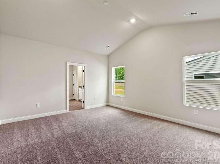 3629 Narrow Lane, Charlotte, NC 28215.  MLS# CAR4345654, YatesRealty ID 7667. 