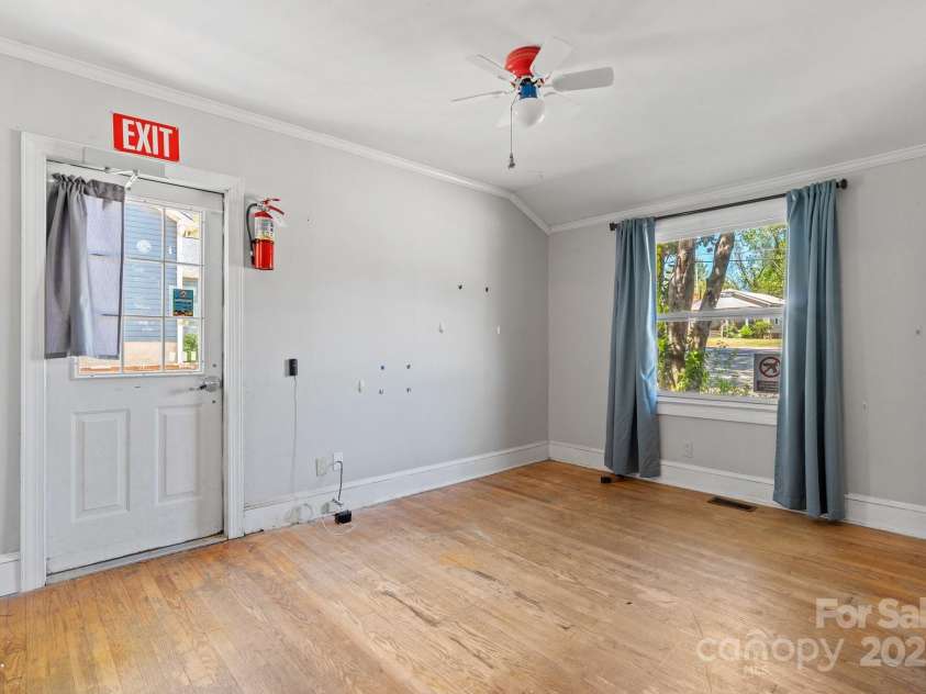 536 Hartness Road, Statesville, NC 28677.  MLS# CAR4249426, YatesRealty ID 7668. 