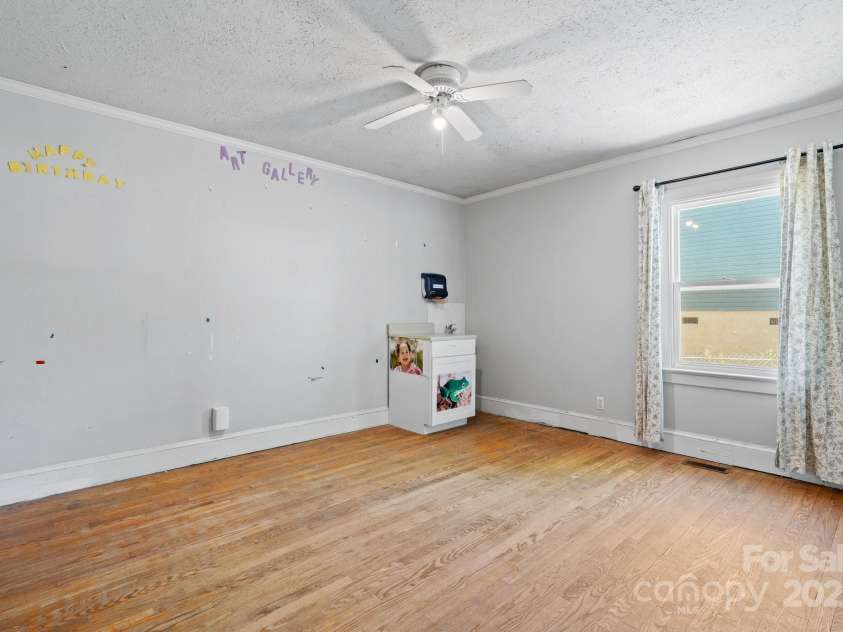 536 Hartness Road, Statesville, NC 28677.  MLS# CAR4249426, YatesRealty ID 7668. 