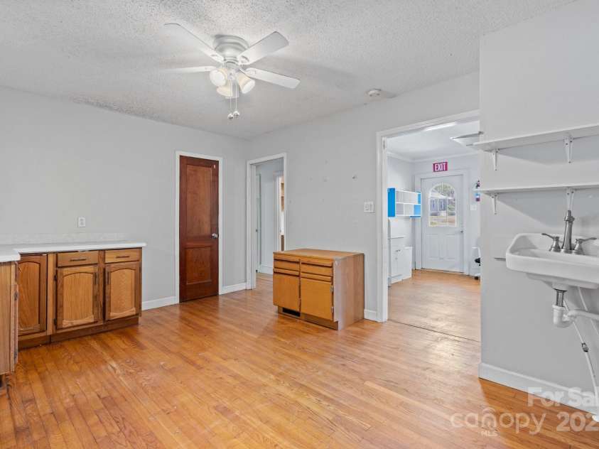 536 Hartness Road, Statesville, NC 28677.  MLS# CAR4249426, YatesRealty ID 7668. 