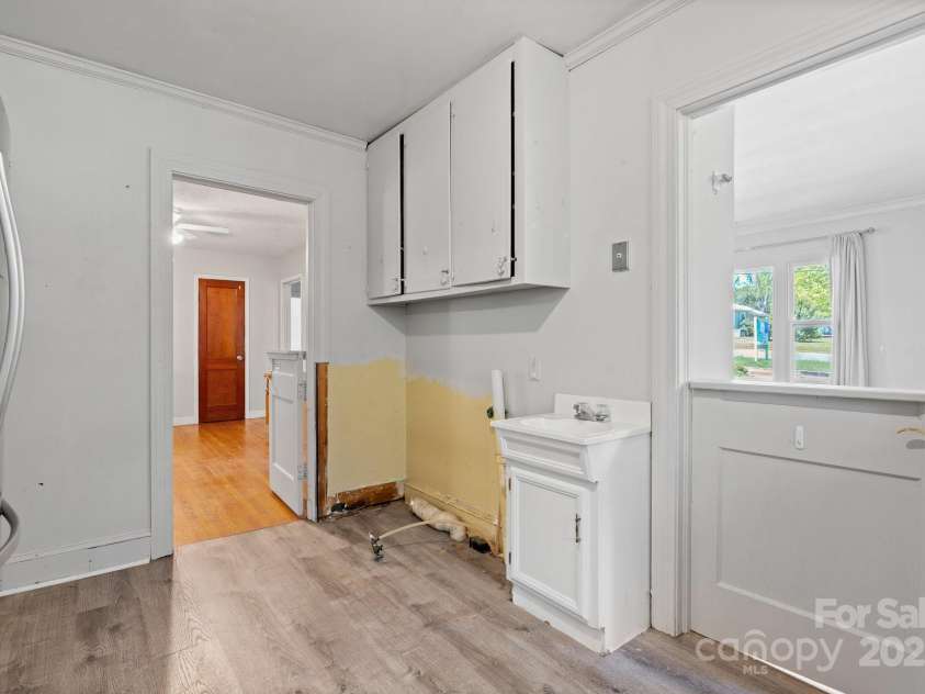 536 Hartness Road, Statesville, NC 28677.  MLS# CAR4249426, YatesRealty ID 7668. 