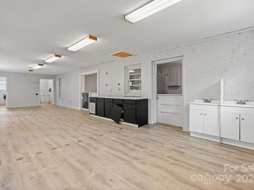 536 Hartness Road, Statesville, NC 28677.  MLS# CAR4249426, YatesRealty ID 7668. 