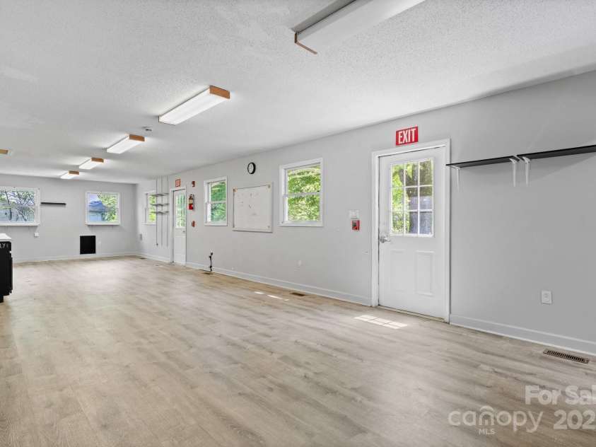 536 Hartness Road, Statesville, NC 28677.  MLS# CAR4249426, YatesRealty ID 7668. 