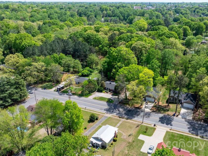 536 Hartness Road, Statesville, NC 28677.  MLS# CAR4249426, YatesRealty ID 7668. 