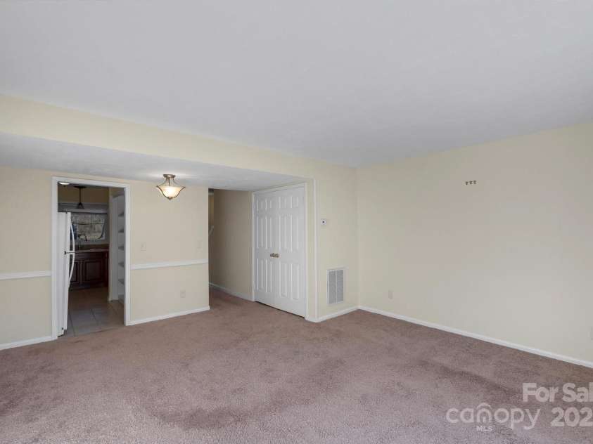 104 Southway Garden Road, Arden, NC 28704.  MLS# CAR4210833, YatesRealty ID 7669. 