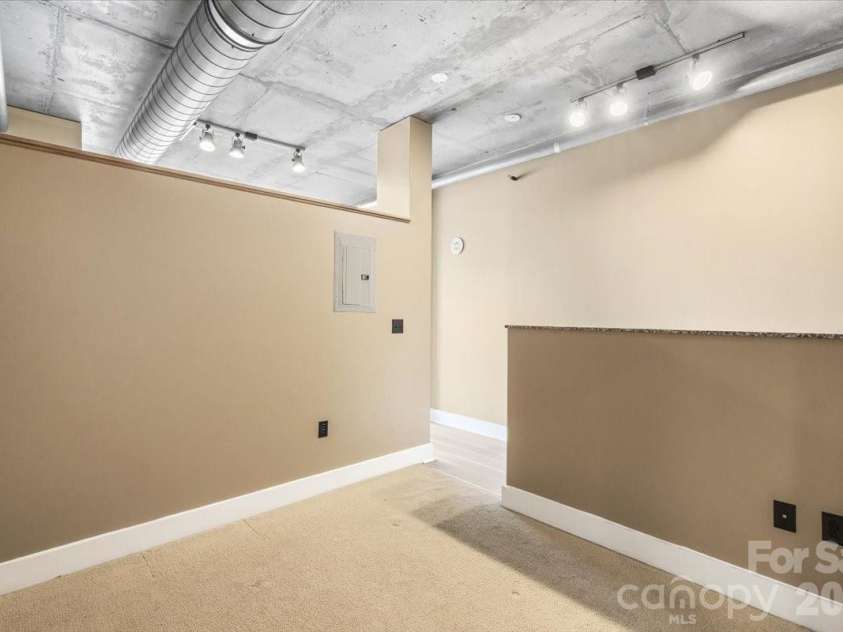 505 6th Street, Charlotte, NC 28202.  MLS# CAR4342509, YatesRealty ID 767. 