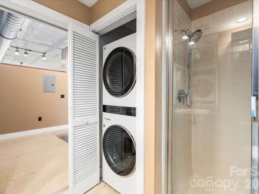 505 6th Street, Charlotte, NC 28202.  MLS# CAR4342509, YatesRealty ID 767. 