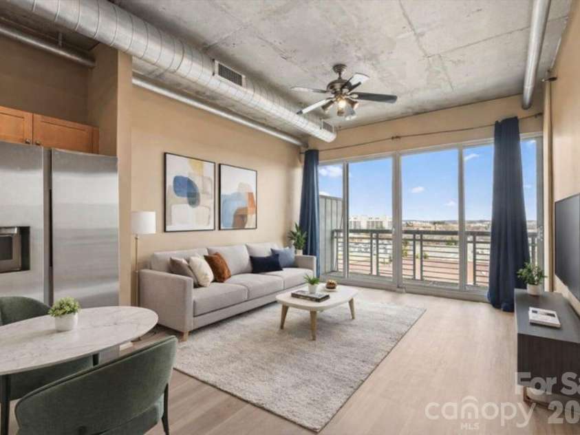 505 6th Street, Charlotte, NC 28202.  MLS# CAR4342509, YatesRealty ID 767. Virtually staged 