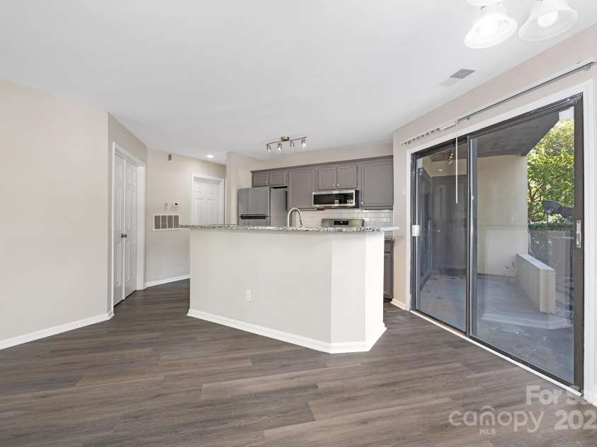 8212 Cedar Glen Drive, Charlotte, NC 28212.  MLS# CAR4322031, YatesRealty ID 767. 