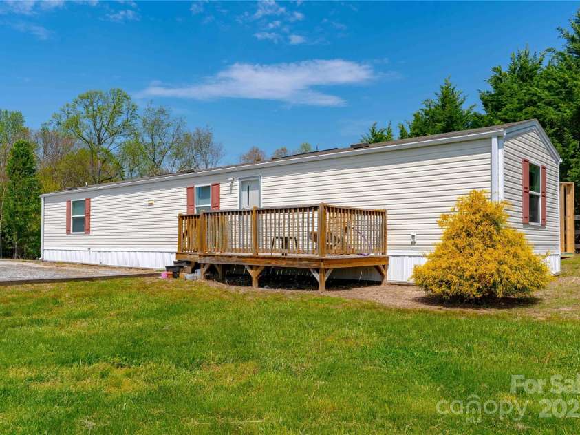 164,194 Baby Jane Lane, Hendersonville, NC 28792.  MLS# CAR4247795, YatesRealty ID 7671. 