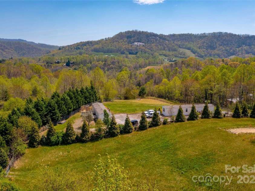 164,194 Baby Jane Lane, Hendersonville, NC 28792.  MLS# CAR4247795, YatesRealty ID 7671. 