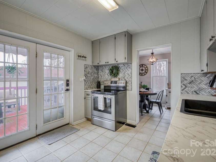 916 Powell Avenue, Valdese, NC 28690.  MLS# CAR4231799, YatesRealty ID 7672. 
