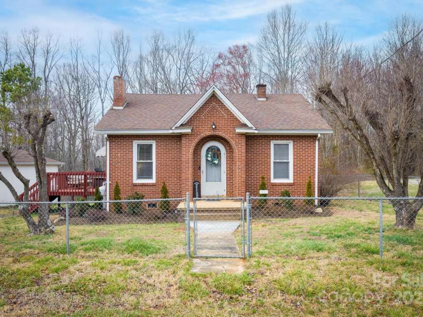 916 Powell Avenue, Valdese, NC 28690.  MLS# CAR4231799, YatesRealty ID 7672. 