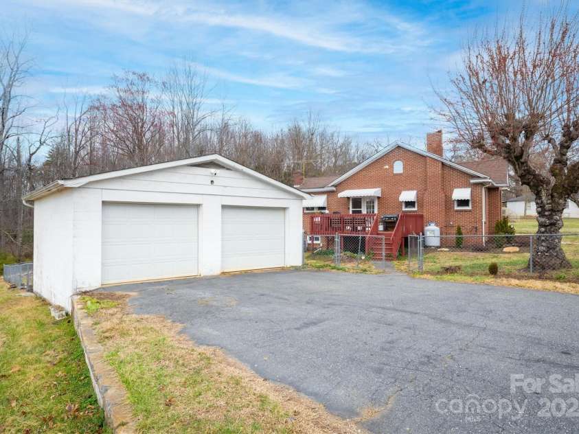 916 Powell Avenue, Valdese, NC 28690.  MLS# CAR4231799, YatesRealty ID 7672. 