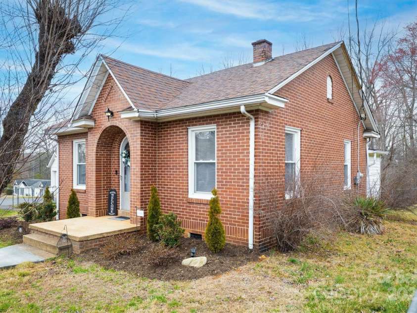 916 Powell Avenue, Valdese, NC 28690.  MLS# CAR4231799, YatesRealty ID 7672. 