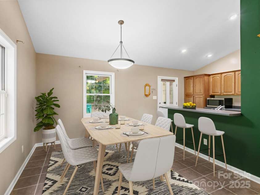 515 Pond Road, Asheville, NC 28806.  MLS# CAR4180837, YatesRealty ID 7674. Time to nourish your soul and your bellies! Furnishings added virtually.
