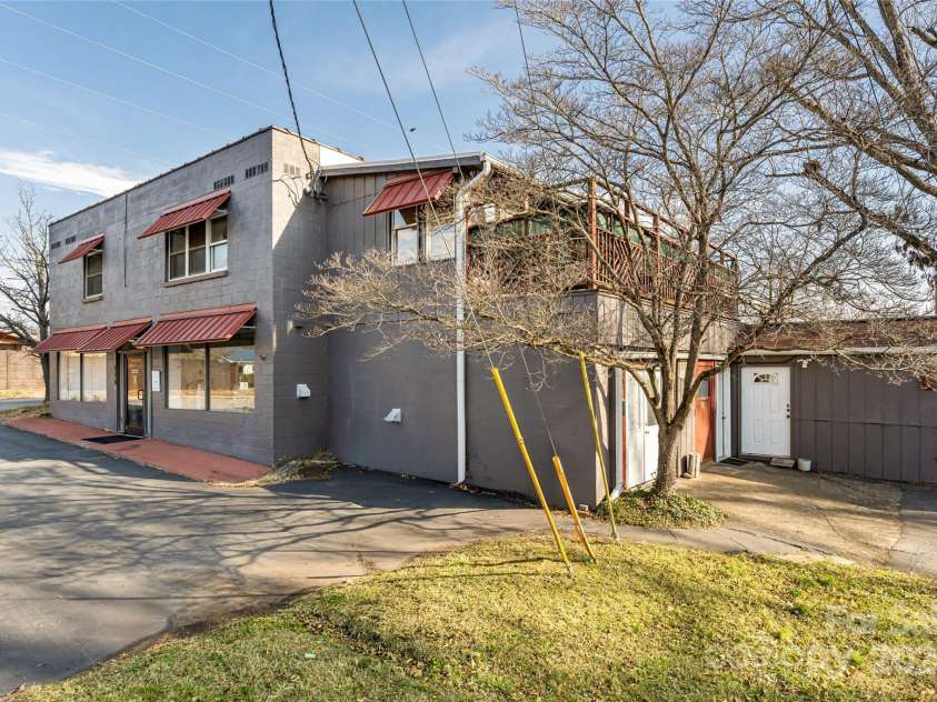 115 Elk Mountain Road, Asheville, NC 28804.  MLS# CAR4219629, YatesRealty ID 7675. 