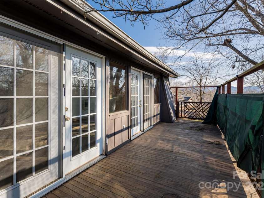 115 Elk Mountain Road, Asheville, NC 28804.  MLS# CAR4219629, YatesRealty ID 7675. 