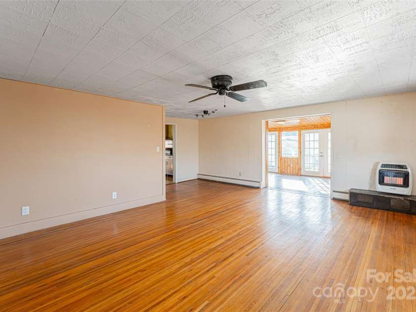 115 Elk Mountain Road, Asheville, NC 28804.  MLS# CAR4219629, YatesRealty ID 7675. Spacious living area