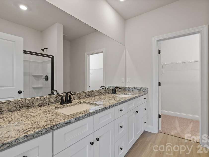 6505 Fairford Drive, Charlotte, NC 28215.  MLS# CAR4362459, YatesRealty ID 7675. 