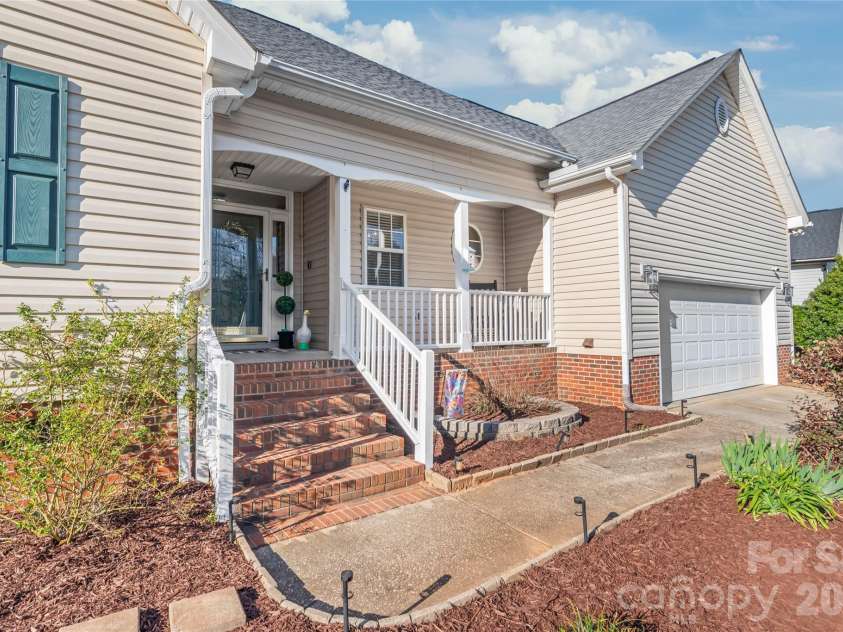 108 Deerfield Drive, Mount Holly, NC 28120.  MLS# CAR4352609, YatesRealty ID 7676. 