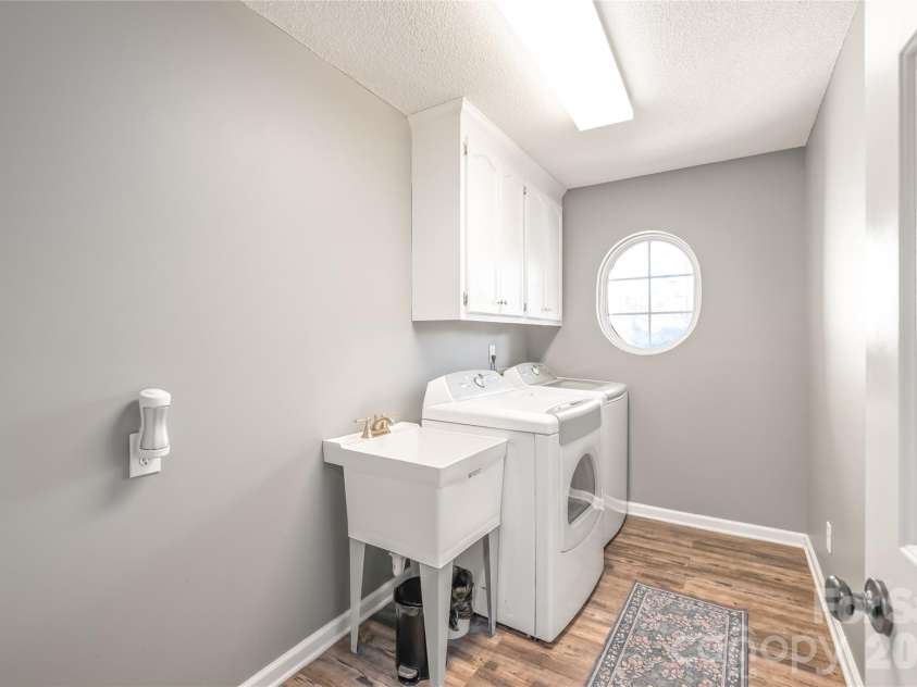 108 Deerfield Drive, Mount Holly, NC 28120.  MLS# CAR4352609, YatesRealty ID 7676. 