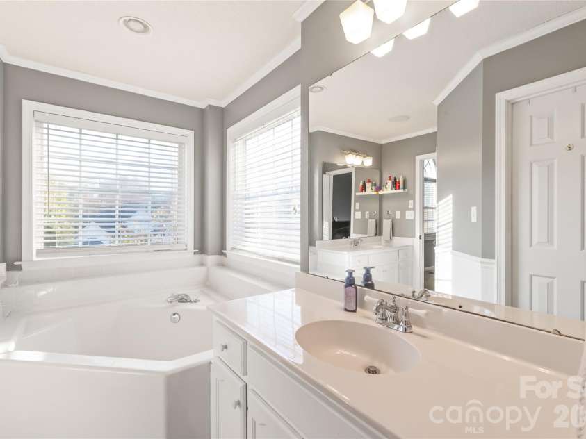 108 Deerfield Drive, Mount Holly, NC 28120.  MLS# CAR4352609, YatesRealty ID 7676. 