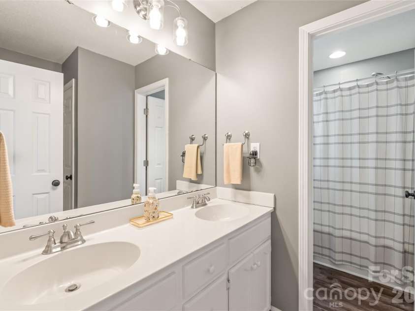 108 Deerfield Drive, Mount Holly, NC 28120.  MLS# CAR4352609, YatesRealty ID 7676. 