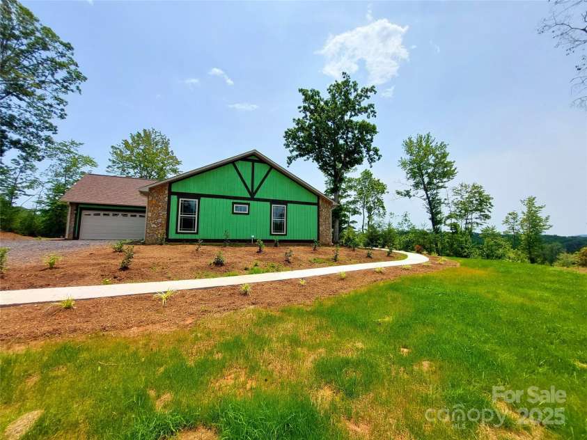 401 Constant Lane, Columbus, NC 28722.  MLS# CAR4258257, YatesRealty ID 768. 