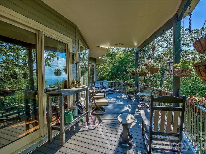 1024 Arrowhead Ridge Road, Spruce Pine, NC 28777.  MLS# CAR4297585, YatesRealty ID 7681. 